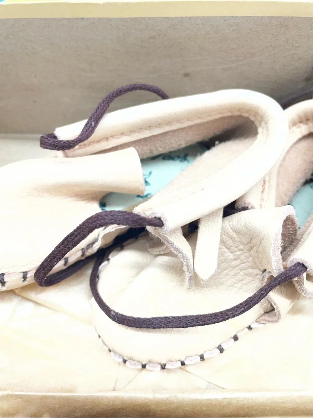 Taos Footwear Women's Cream Leather Moccasins with Brown Laces